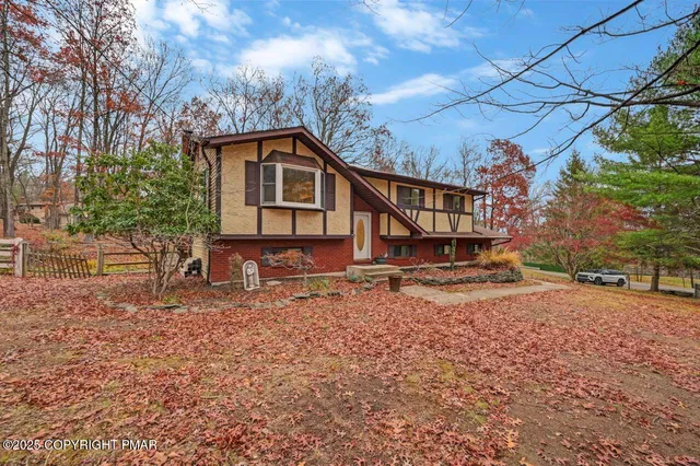 $364,900 | 319 Whispering Hills Drive, East Stroudsburg, PA 18301