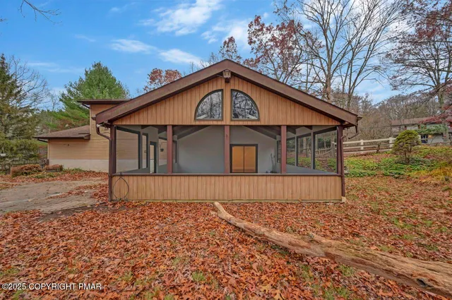 $364,900 | 319 Whispering Hills Drive, East Stroudsburg, PA 18301