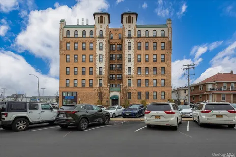 $399,000 | 310 Riverside Boulevard, Unit G2, Long Beach, NY 11561