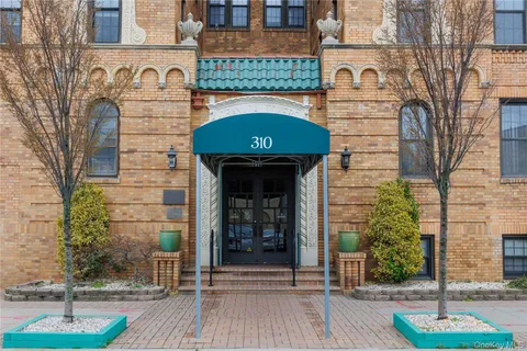 $399,000 | 310 Riverside Boulevard, Unit G2, Long Beach, NY 11561
