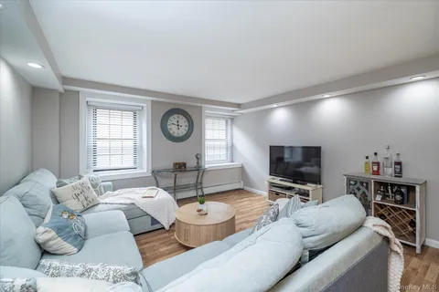 $399,000 | 310 Riverside Boulevard, Unit G2, Long Beach, NY 11561