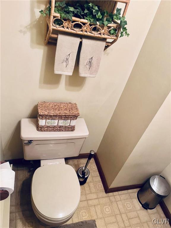 280 Spring Valley Road Easton, PA 18042 - Photo 20 of 33 1st Floor Bathroom