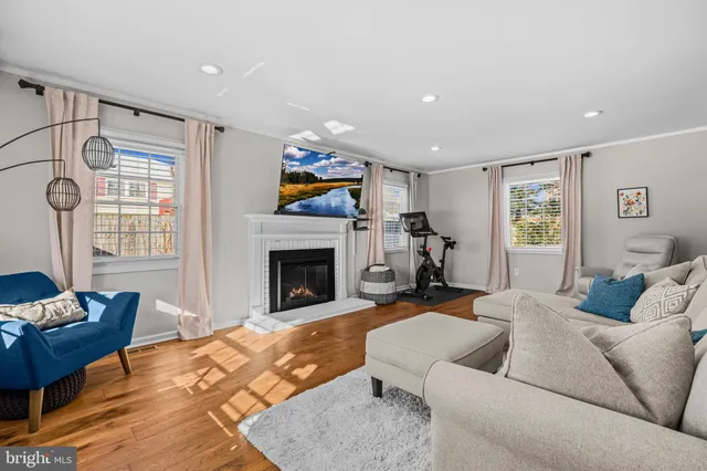 $820,000 | 4103 Meadow Hill Lane, Fairfax, VA 22033