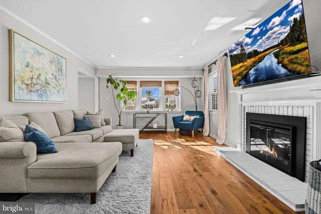 $820,000 | 4103 Meadow Hill Lane, Fairfax, VA 22033