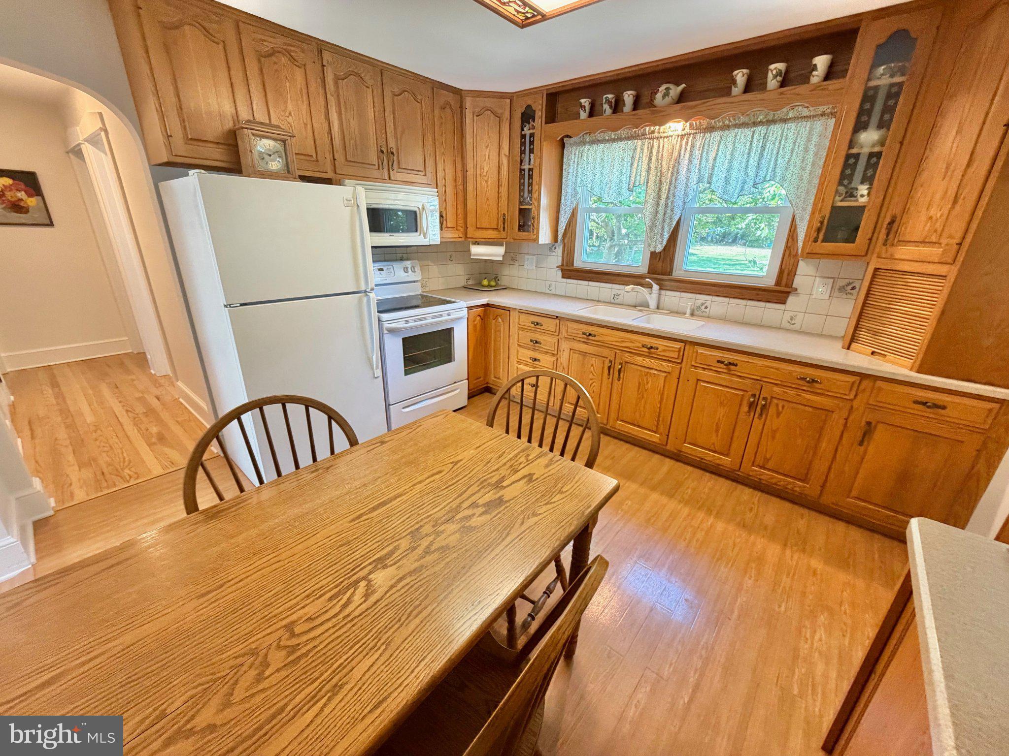 1901 Columbus Road Burlington, NJ 08016 - Photo 9 of 44 Eat In Kitchen