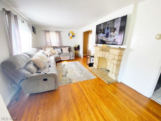 1391 Argonne Road Cleveland, OH 44121 - Photo 11 of 31