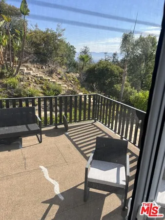 $1,850,000 | 17033 Empanada Place, Encino, CA 91436