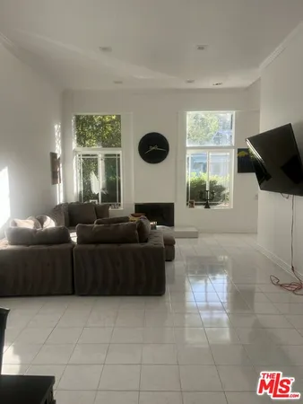 $1,850,000 | 17033 Empanada Place, Encino, CA 91436