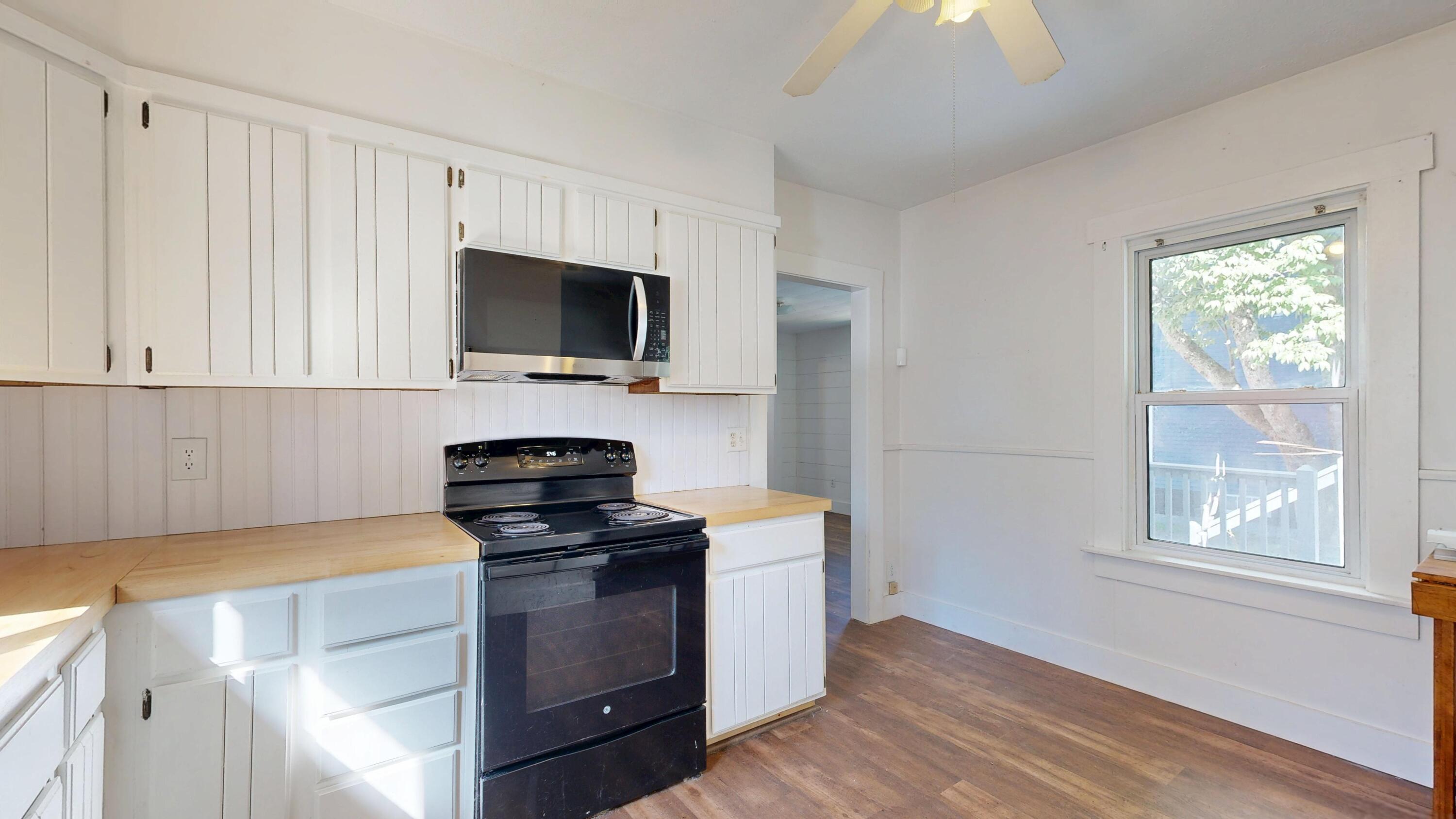 138 Spring Street Gardiner, ME 04345 - Photo 7 of 47 Kitchen