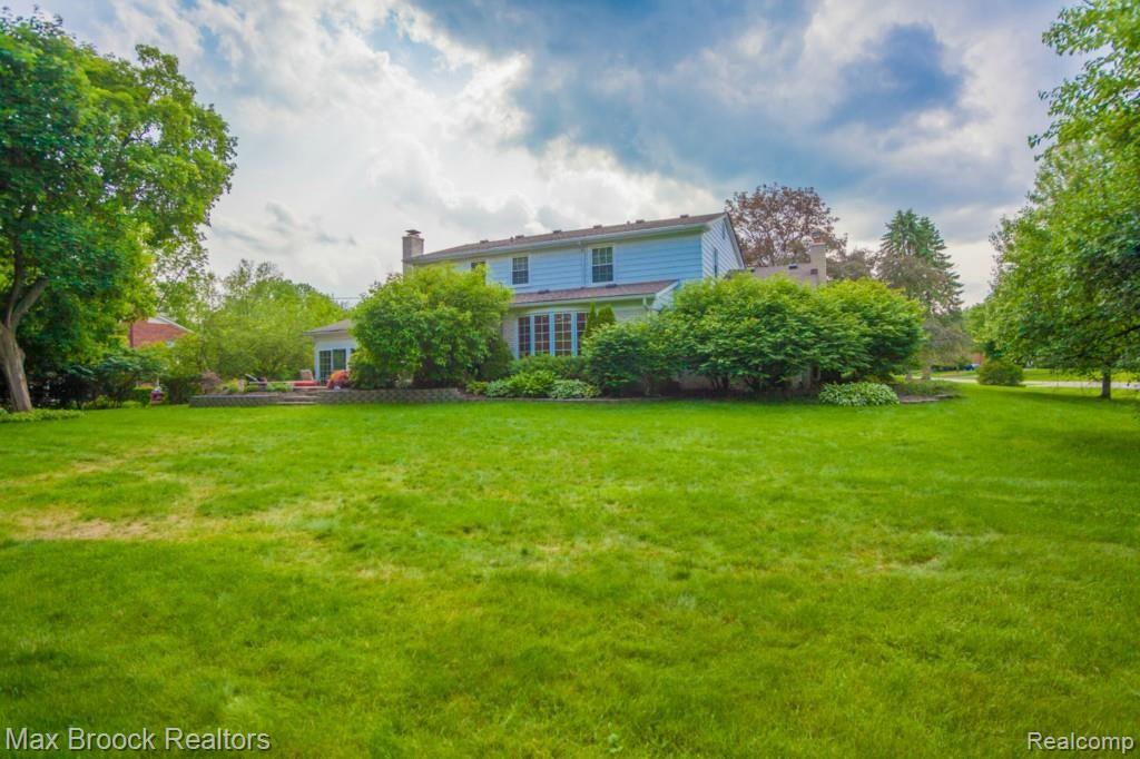 2715 Hunters Hill Road Bloomfield Hills, MI 48304 - Photo 44 of 45 IMG_1915.jpg