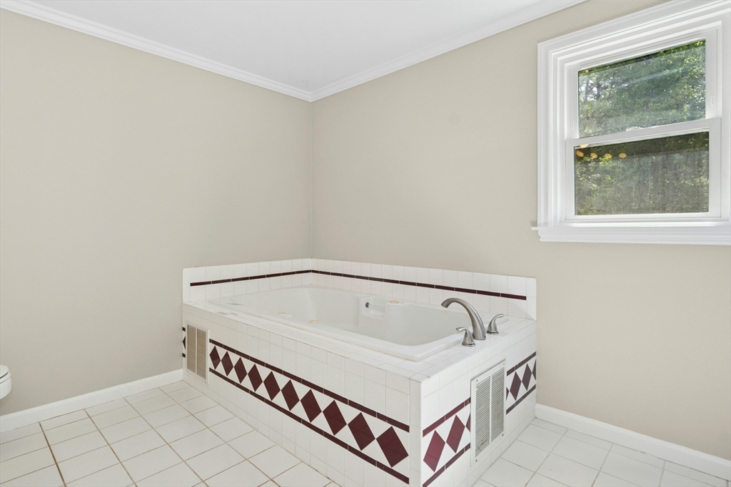 94 Old Right Road Ipswich, MA 01938 - Photo 19 of 42