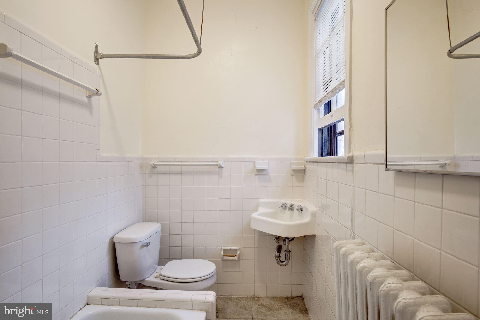 2228 Decatur Place Northwest Washington, DC 20008 - Photo 14 of 20 Full Bathroom