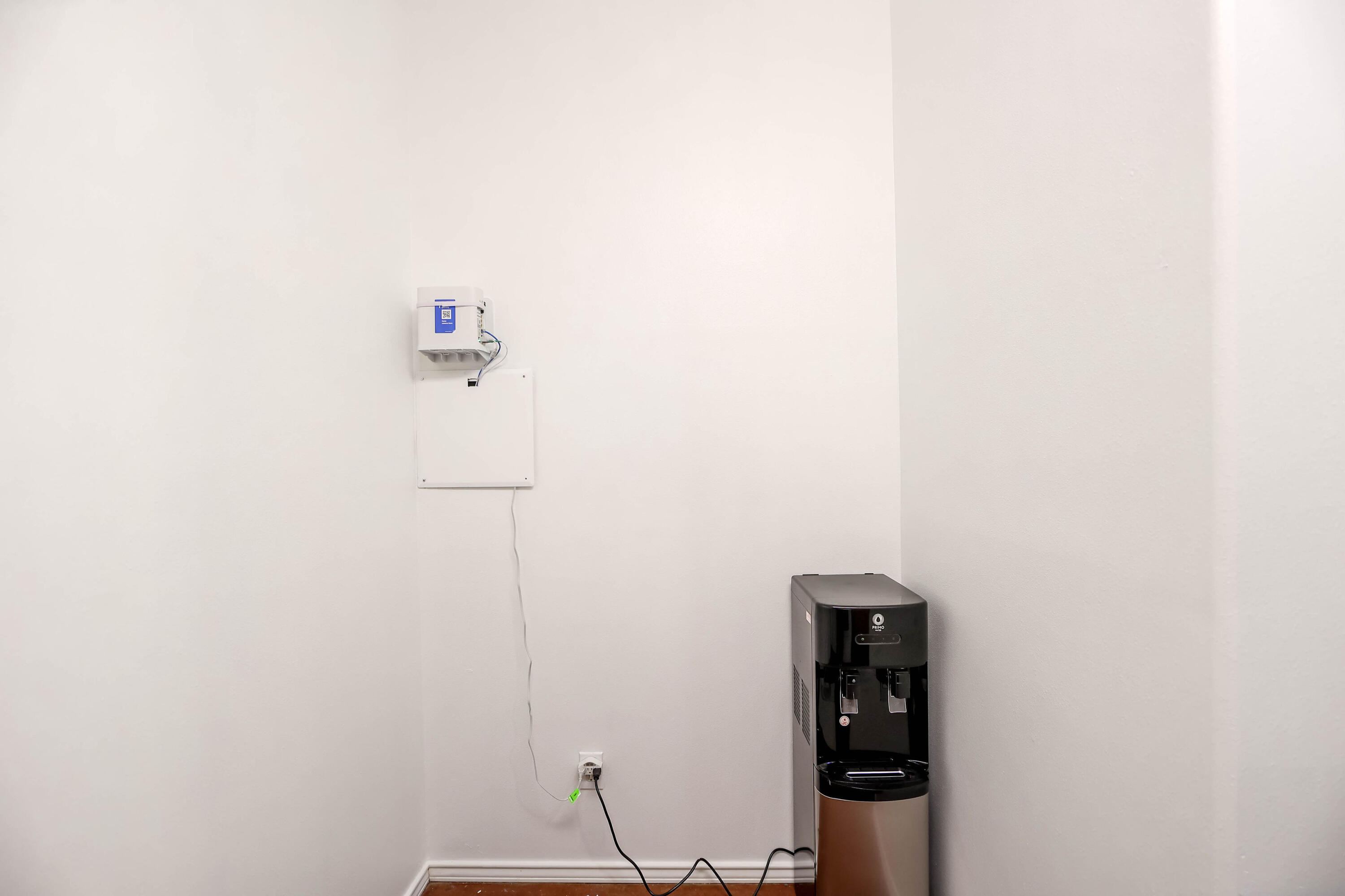 6718 92nd Street Lubbock, TX 79424 - Photo 24 of 31 a bathroom with a shower