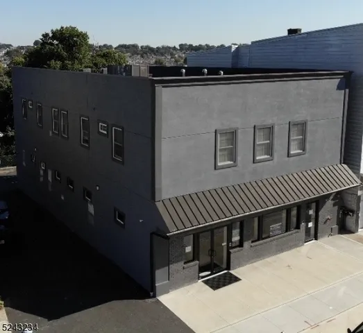 a view of a terrace with sky view