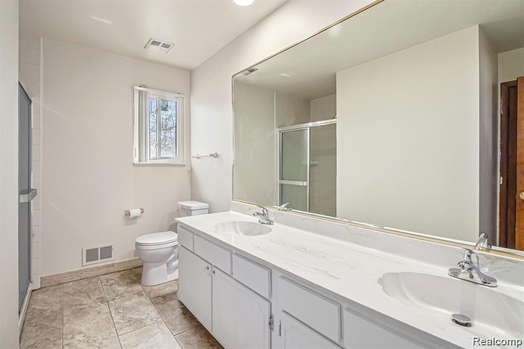 25039 Branchaster Road Farmington Hills, MI 48336 - Photo 13 of 21