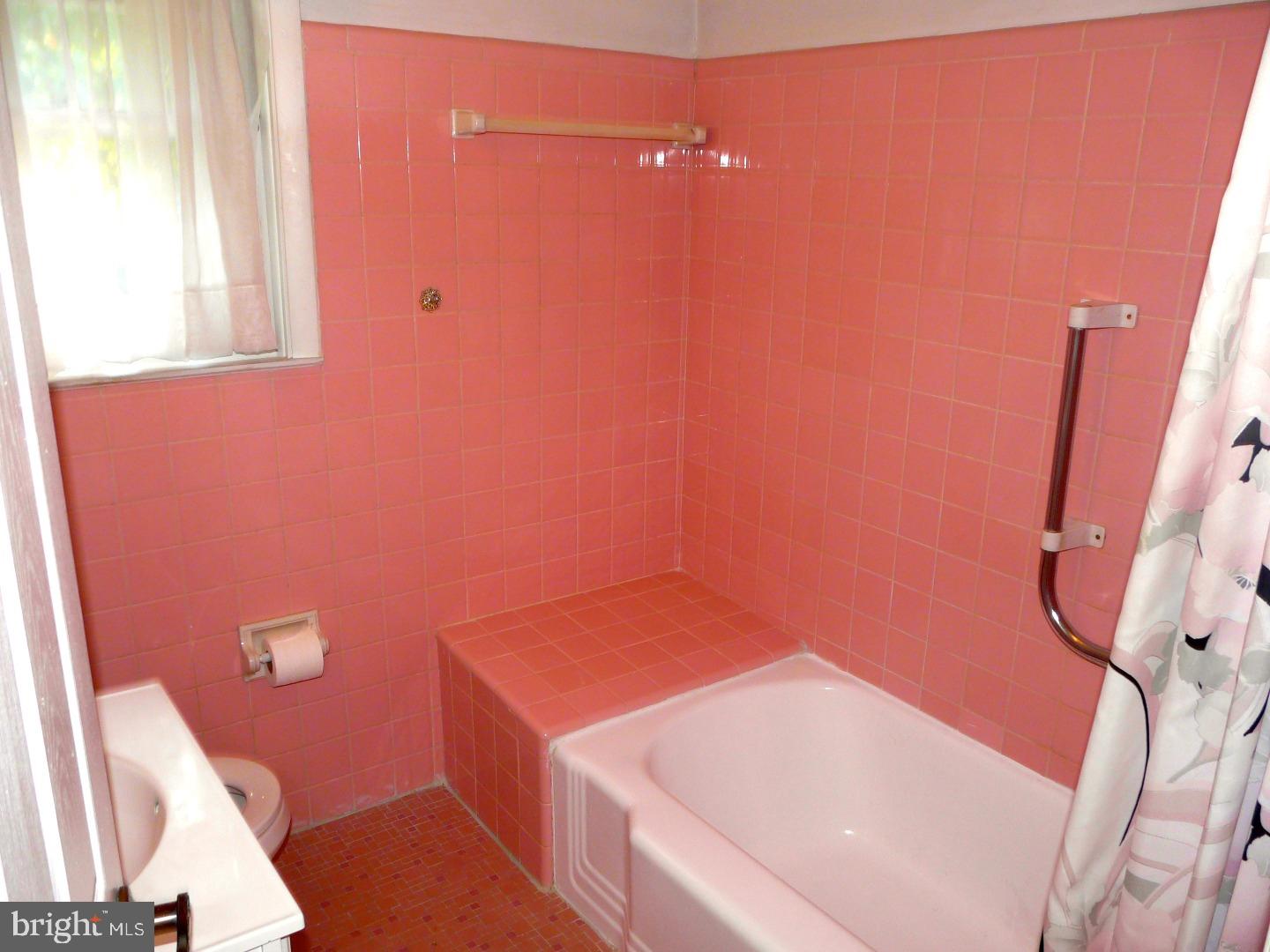 417 Maddock Road Springfield, PA 19064 - Photo 12 of 25 Bathroom