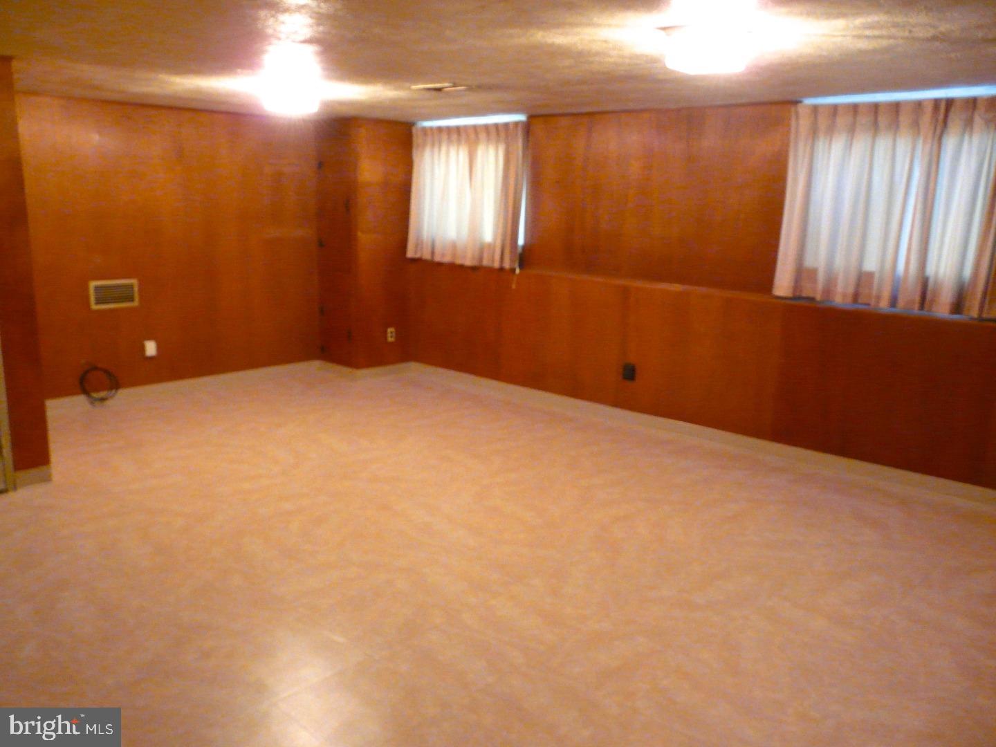 417 Maddock Road Springfield, PA 19064 - Photo 17 of 25 Family Room