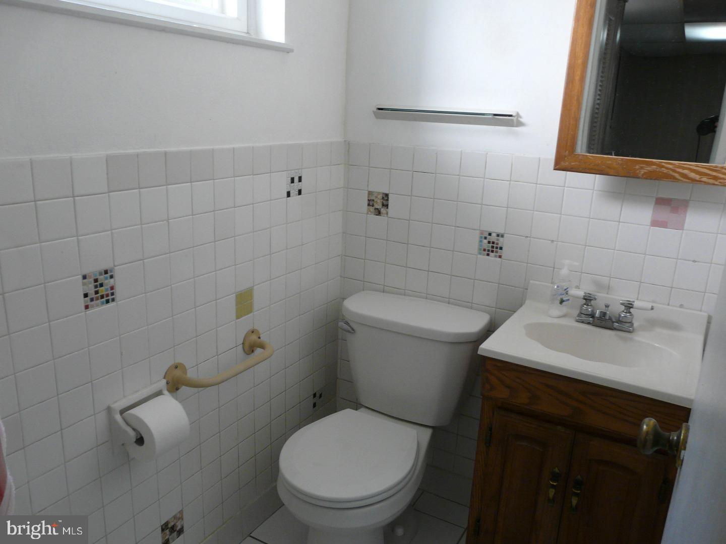 417 Maddock Road Springfield, PA 19064 - Photo 18 of 25 Half Bath