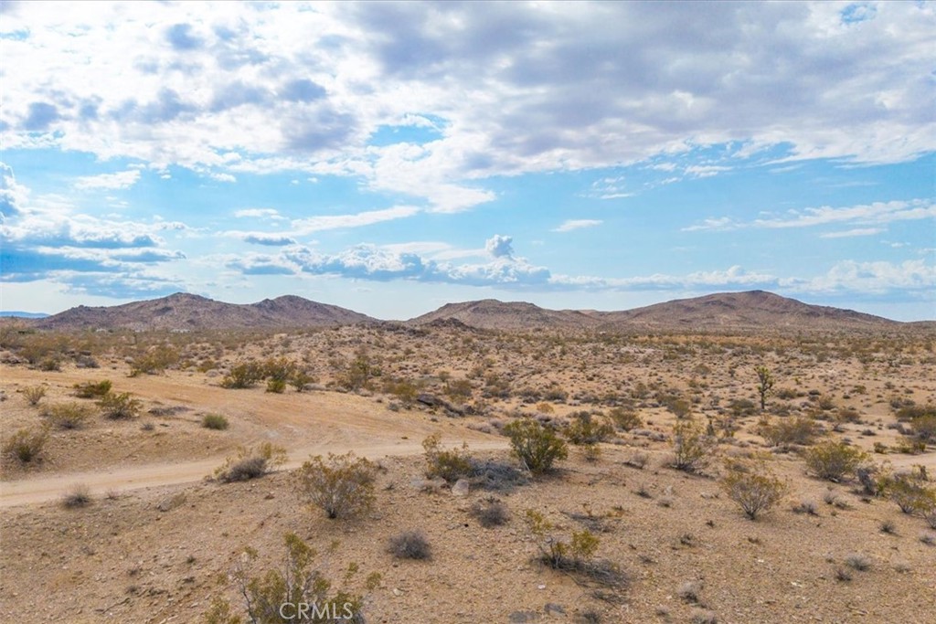 60150 Sharp Terrace Drive Landers, CA 92285 - Photo 18 of 25 a view of mountain with an ocean