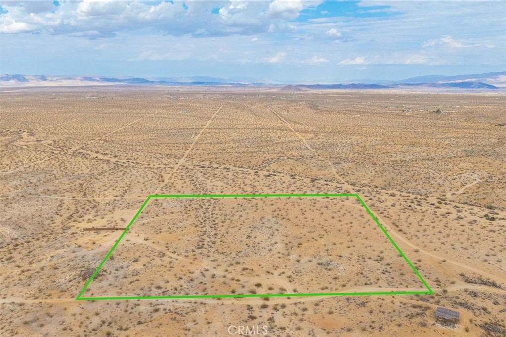 60150 Sharp Terrace Drive Landers, CA 92285 - Photo 7 of 25 a view of an ocean beach