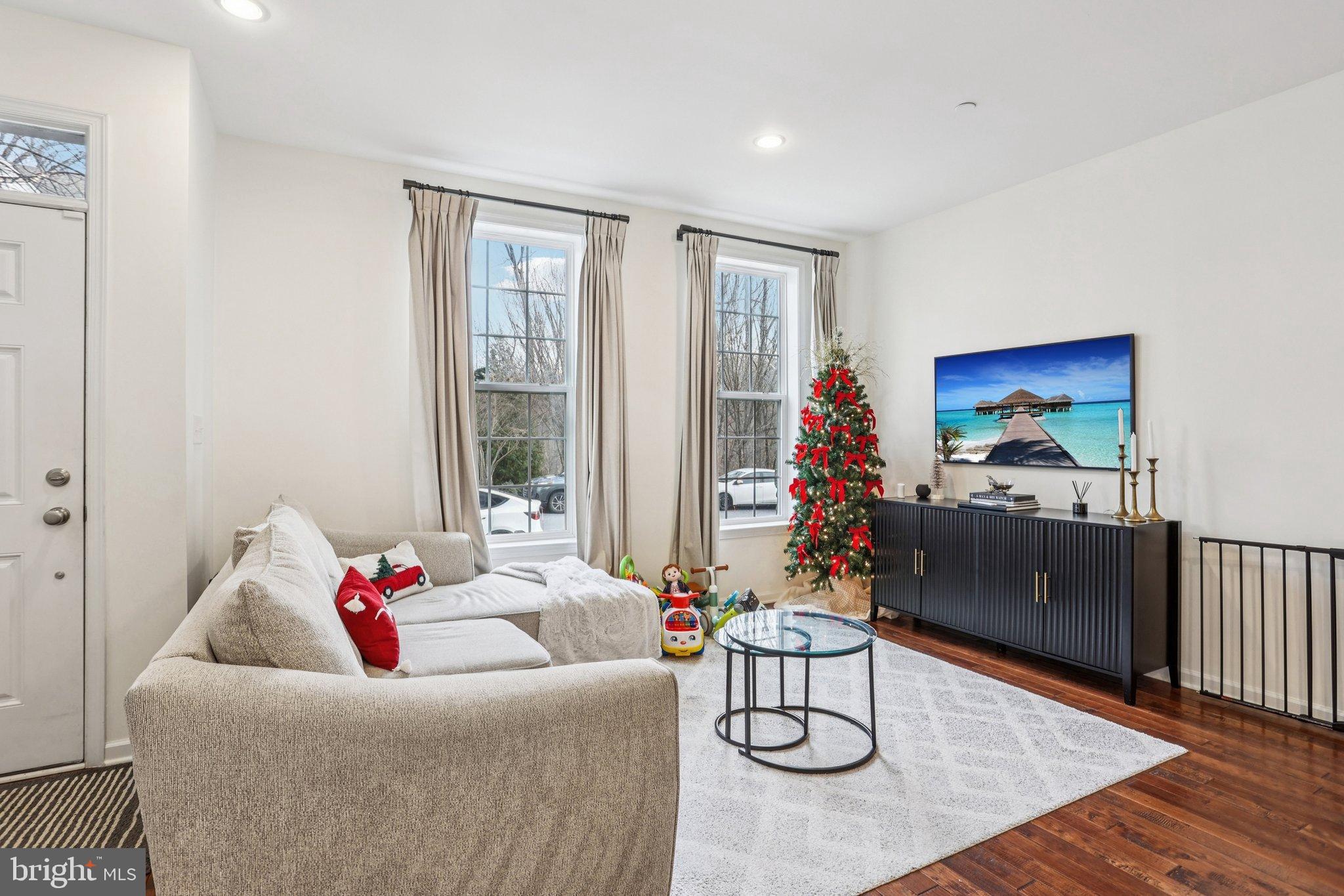 106 A Jay Alley Springfield, PA 19064 - Photo 4 of 44 a living room with furniture and a flat screen tv