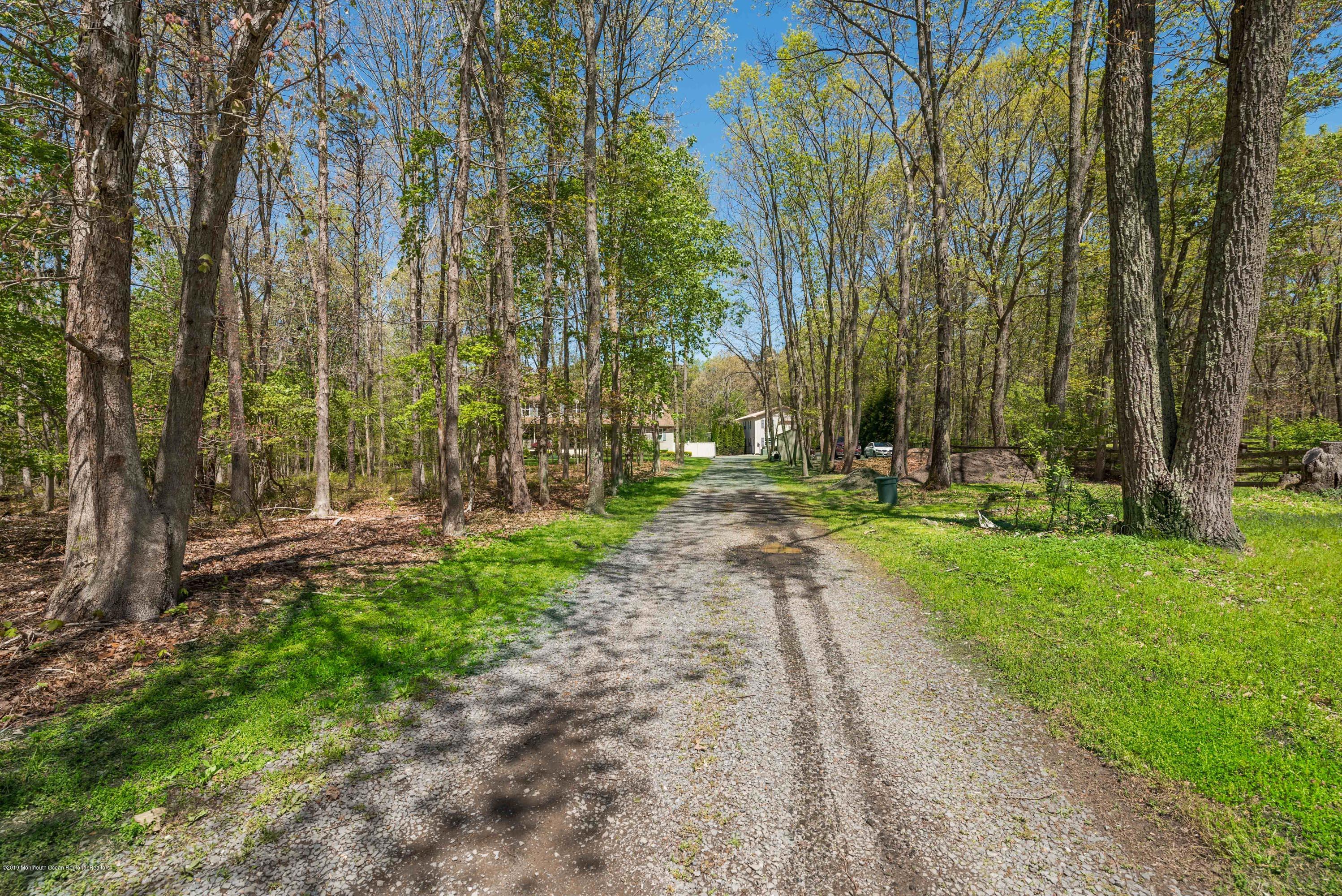 799 Eltone Road Jackson, NJ 08527 - Photo 3 of 55 Driveway