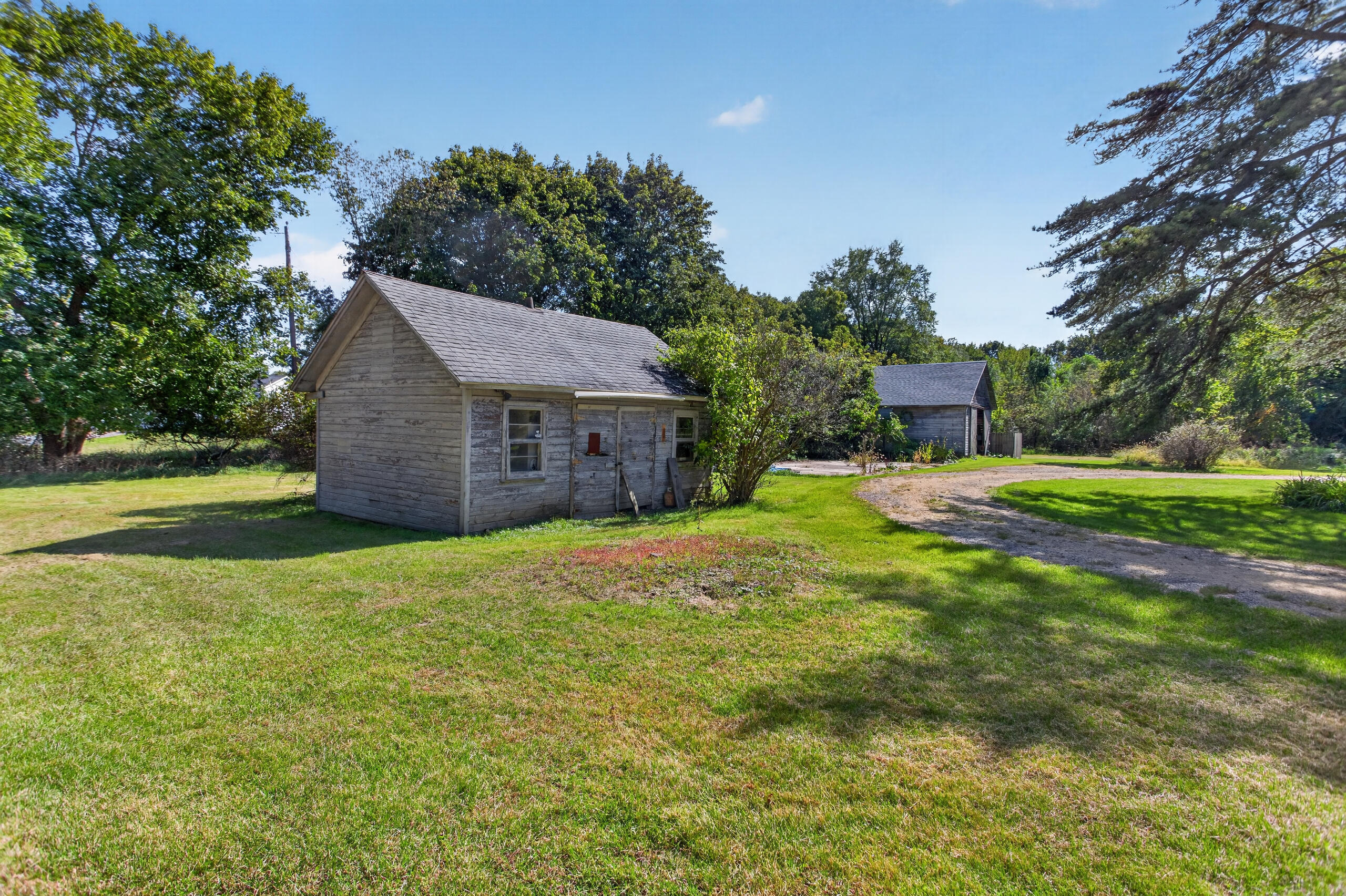 5735 Kibby Road Jackson, MI 49201 - Photo 2 of 41 IMG_3792