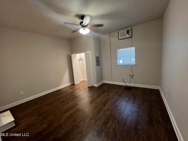 $975 | 100 Elizabeth Street, Unit E, Picayune, MS 39466