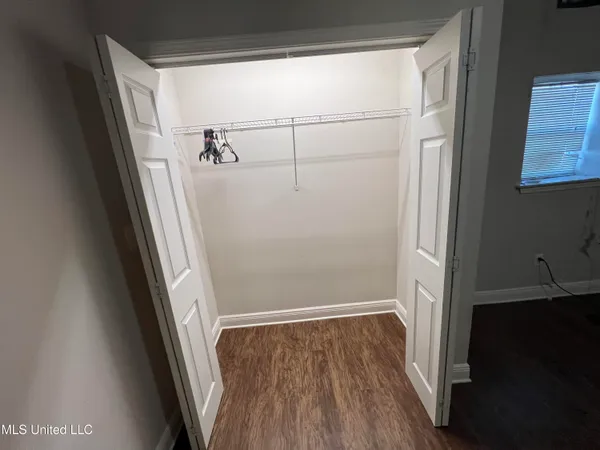 $975 | 100 Elizabeth Street, Unit E, Picayune, MS 39466