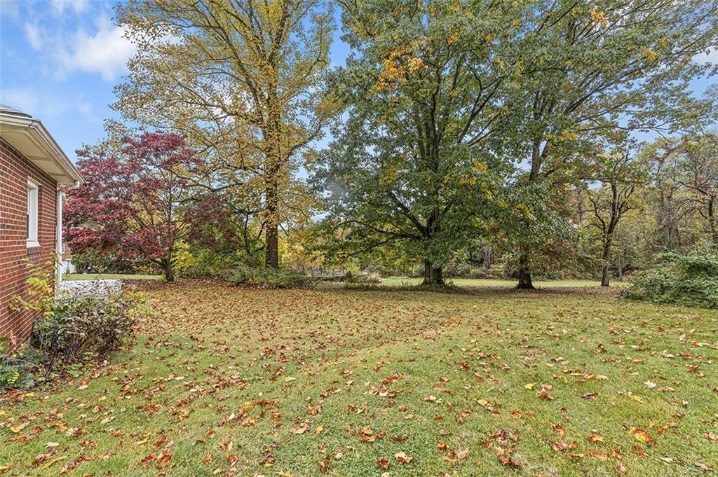 2442 Willowbrook Road Pittsburgh, PA 15241 - Photo 18 of 20 Gallery Image 18