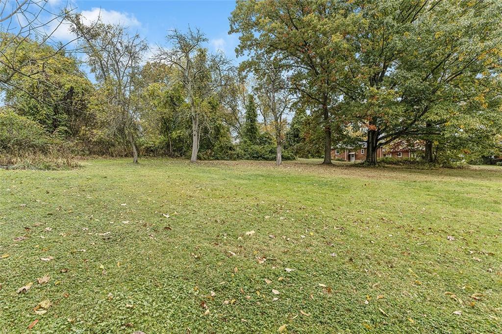 2442 Willowbrook Road Pittsburgh, PA 15241 - Photo 19 of 20 Gallery Image 19