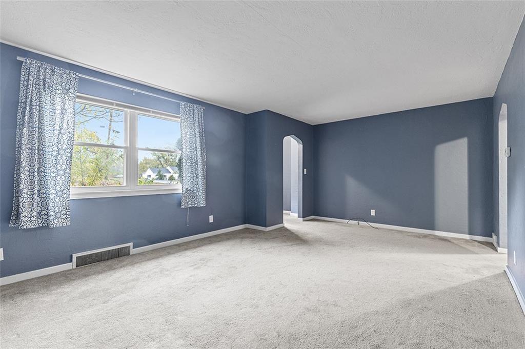 2442 Willowbrook Road Pittsburgh, PA 15241 - Photo 4 of 20 Gallery Image 4