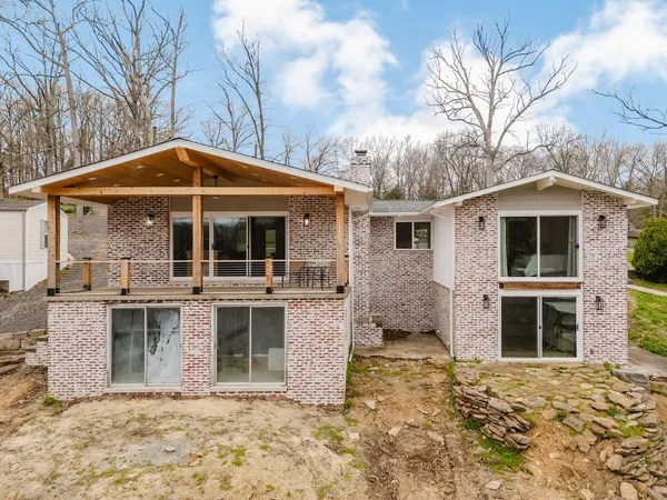 $499,000 | 2930 Egyptian Hills Drive, Creal Springs, IL 62922