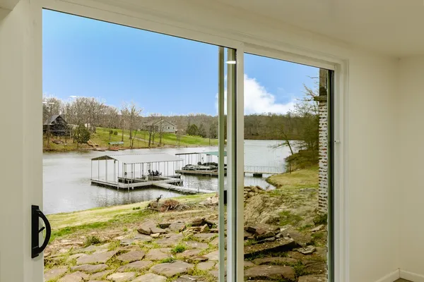 $499,000 | 2930 Egyptian Hills Drive, Creal Springs, IL 62922