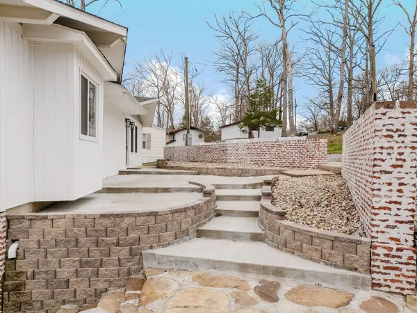 $499,000 | 2930 Egyptian Hills Drive, Creal Springs, IL 62922