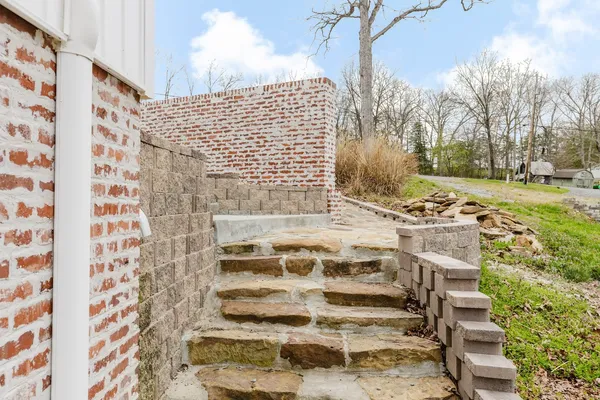 $499,000 | 2930 Egyptian Hills Drive, Creal Springs, IL 62922