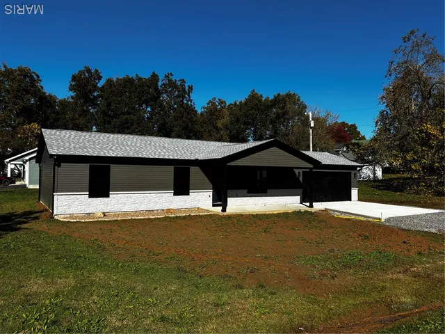 $235,000 | 1006 2nd Street West, Scott City, MO 63780