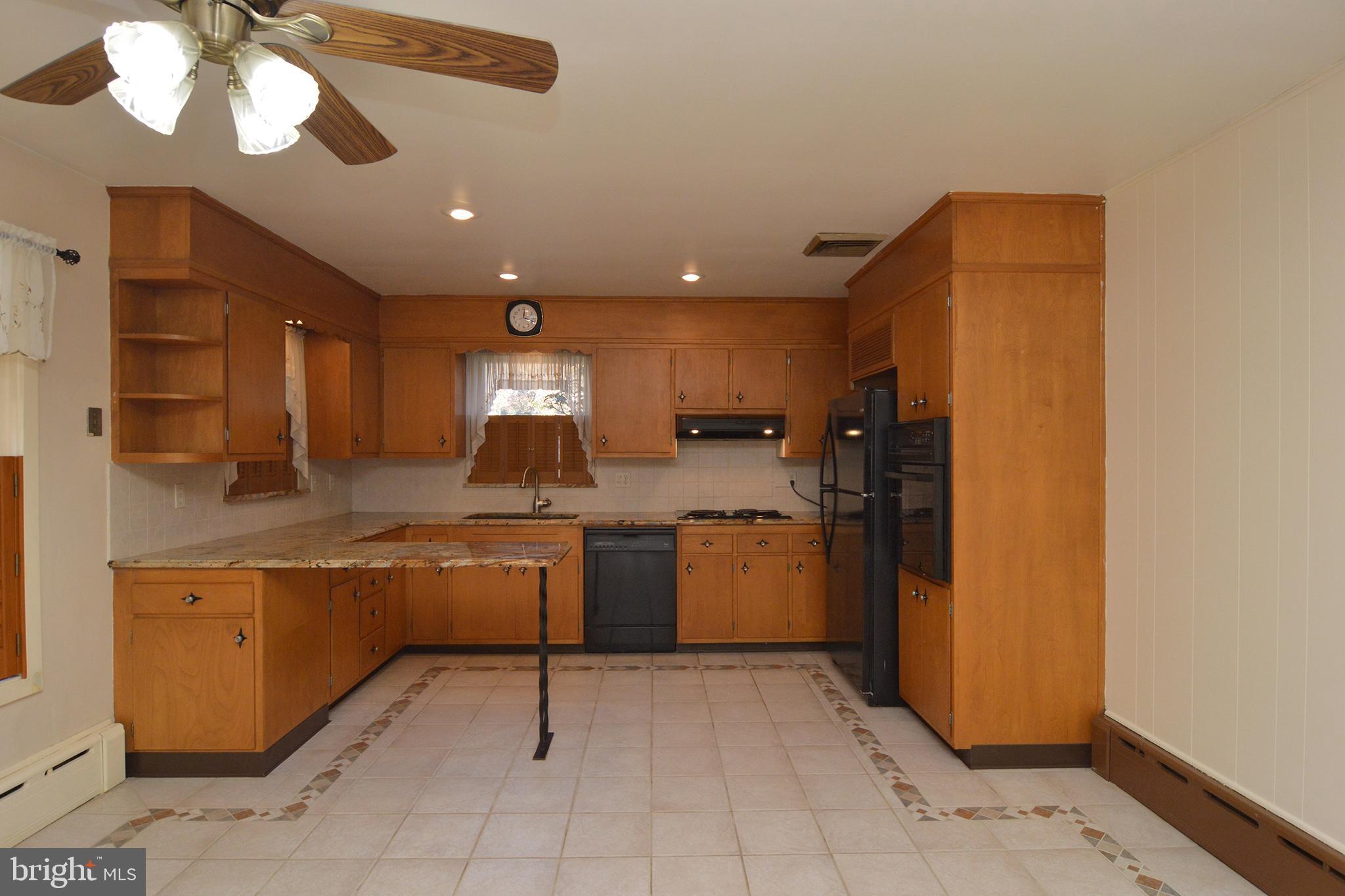 2010 Hill Road Reading, PA 19602 - Photo 13 of 31