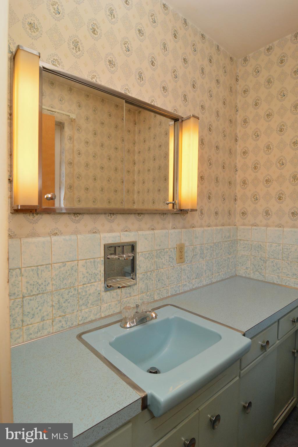 2010 Hill Road Reading, PA 19602 - Photo 16 of 31