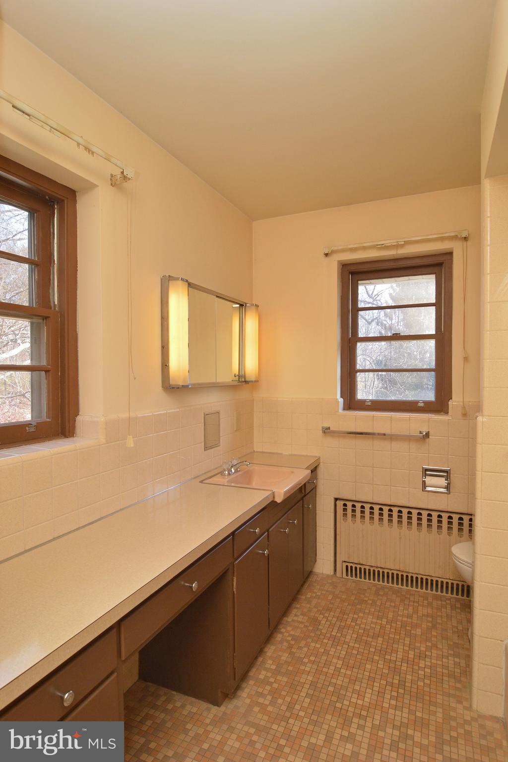 2010 Hill Road Reading, PA 19602 - Photo 19 of 31