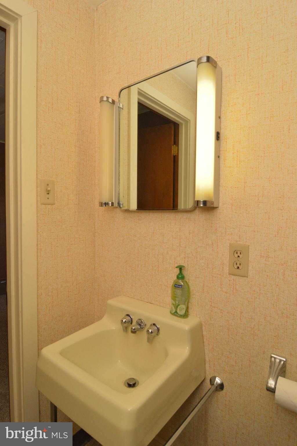 2010 Hill Road Reading, PA 19602 - Photo 24 of 31
