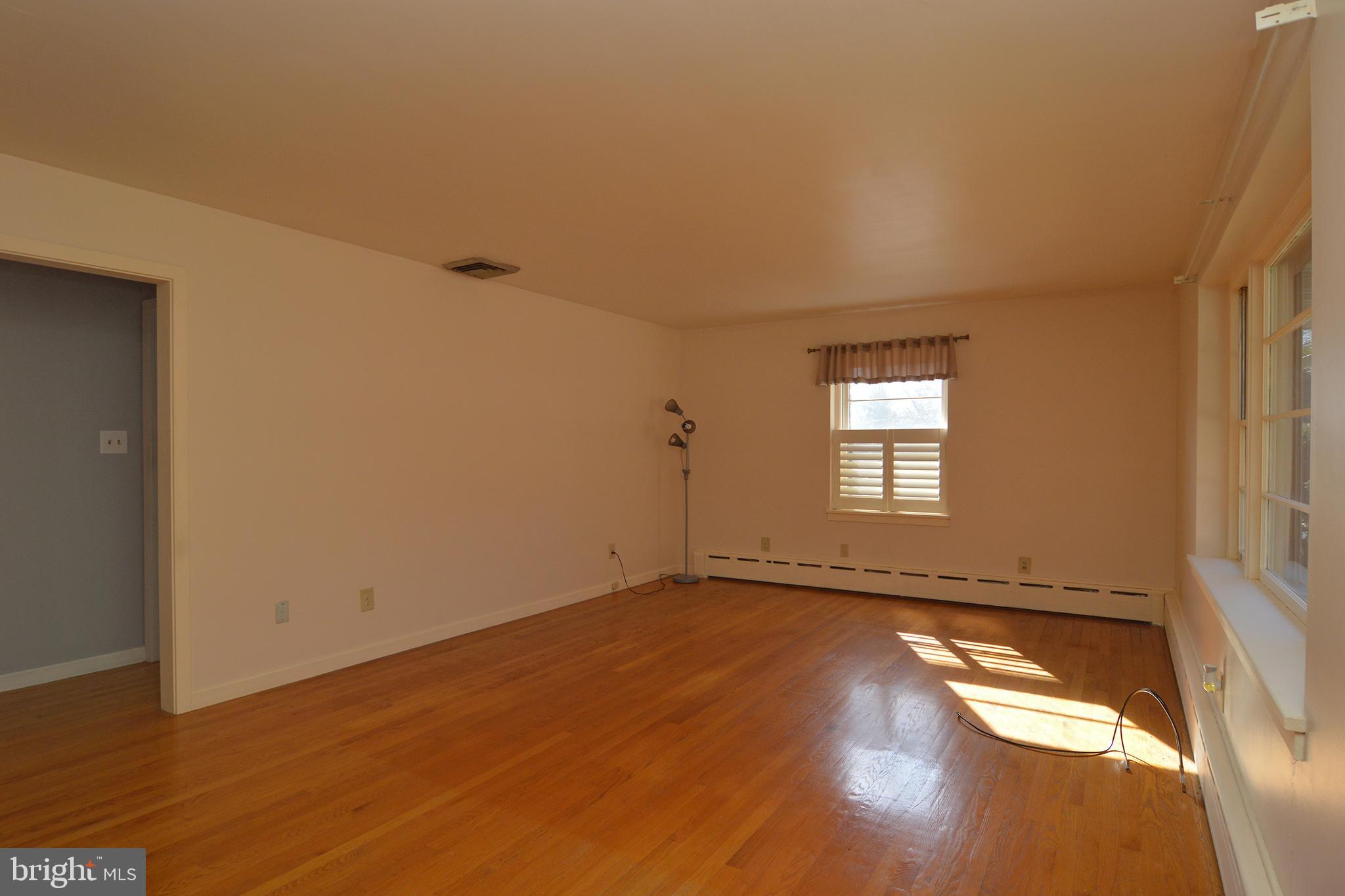 2010 Hill Road Reading, PA 19602 - Photo 4 of 31