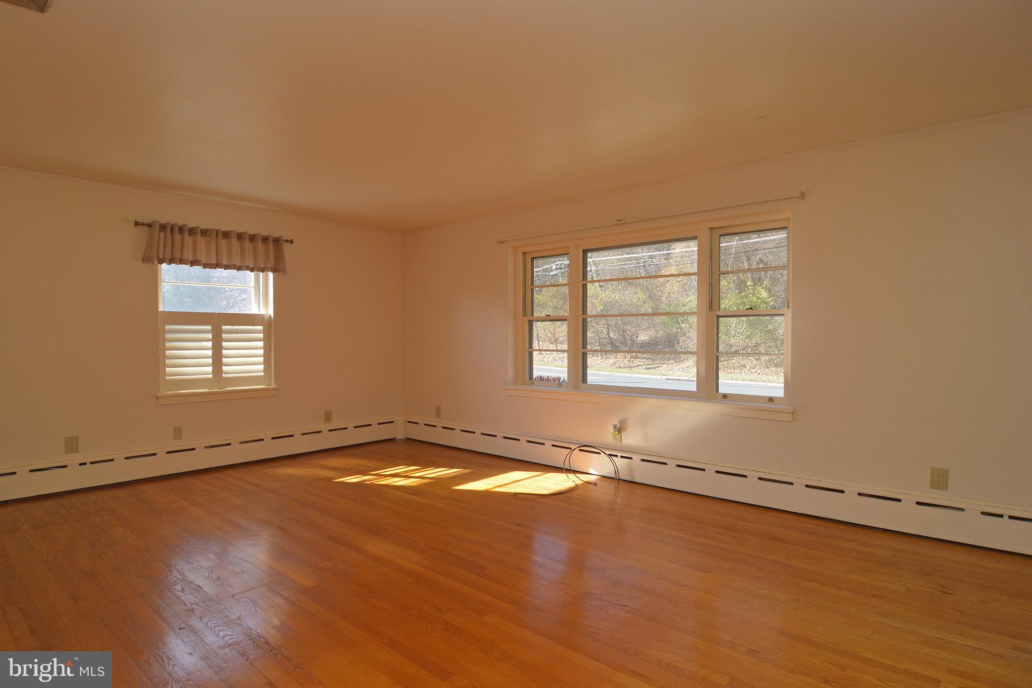 2010 Hill Road Reading, PA 19602 - Photo 5 of 31