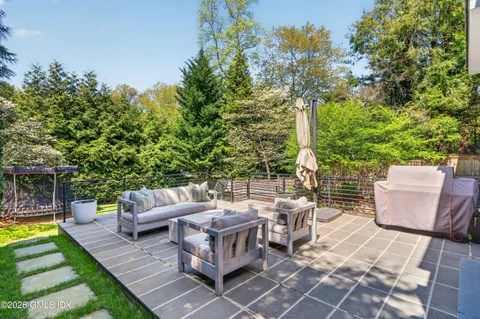 $3,295,000 | 22 Wescott Street, Riverside, CT 06878