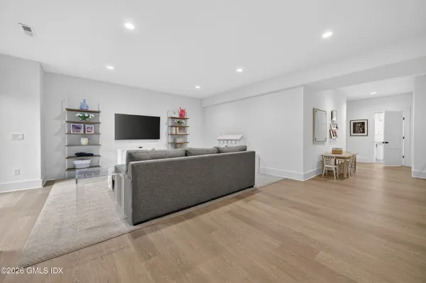 $3,295,000 | 22 Wescott Street, Riverside, CT 06878