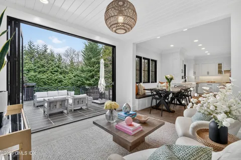 $3,295,000 | 22 Wescott Street, Riverside, CT 06878