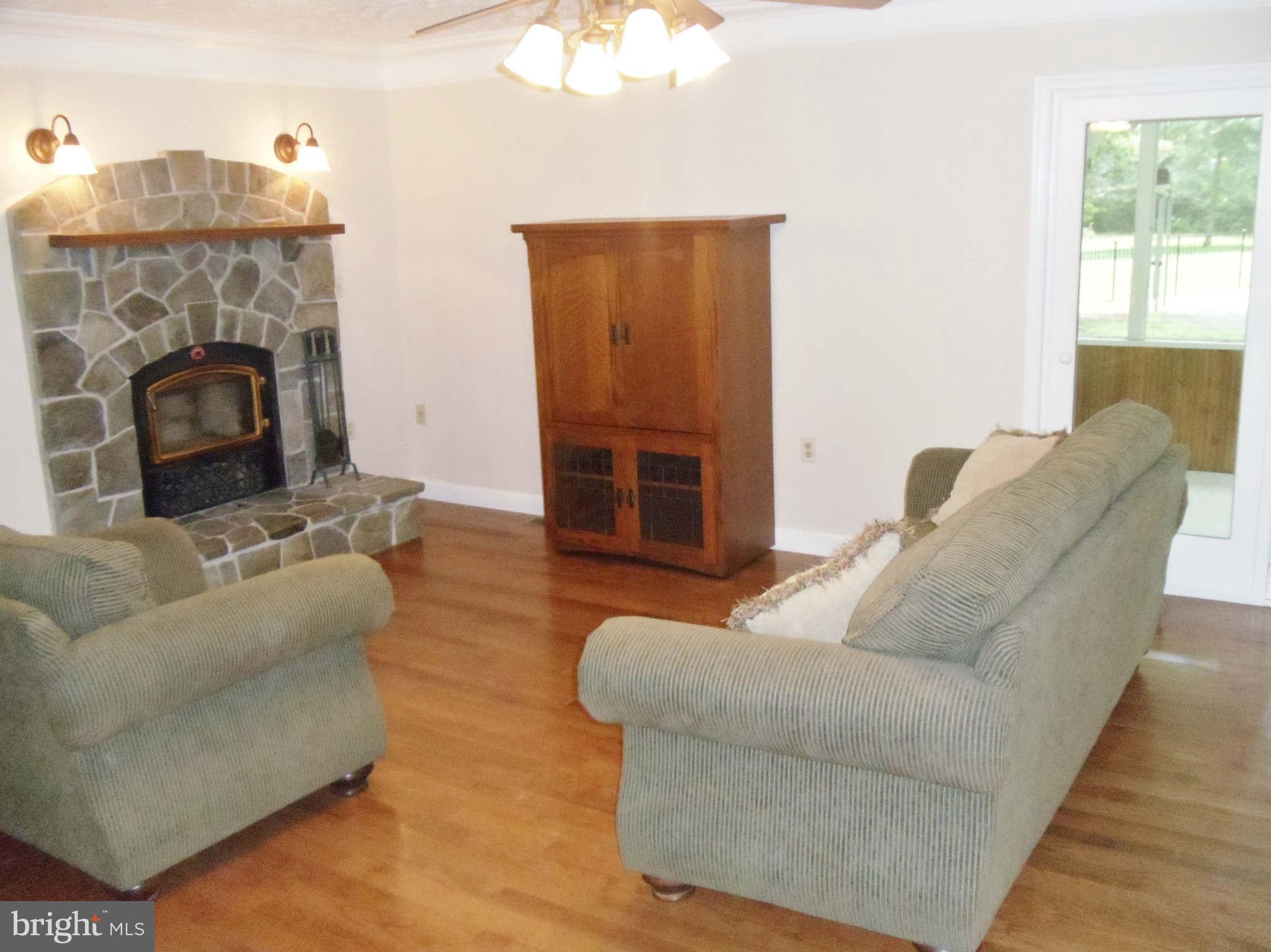 8315 Patapsco Road Pasadena, MD 21122 - Photo 13 of 30 Family Room