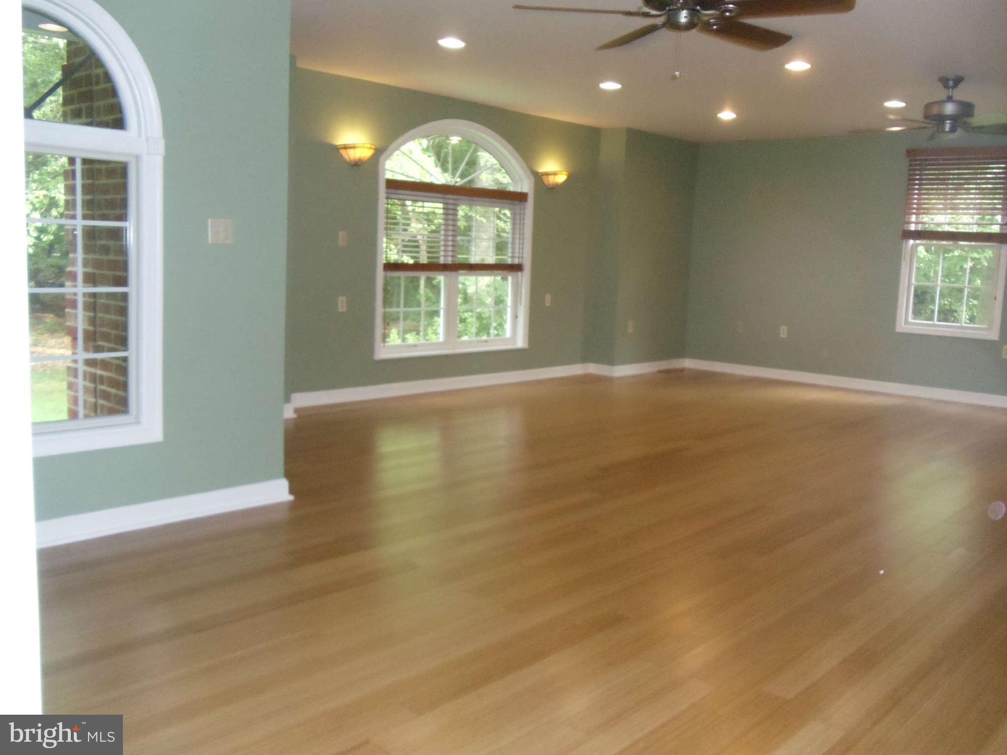 8315 Patapsco Road Pasadena, MD 21122 - Photo 14 of 30 Family Room