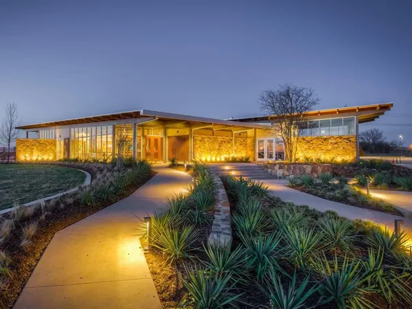 $959,900 | 6721 Oak Knoll Road, Flower Mound, TX 76226