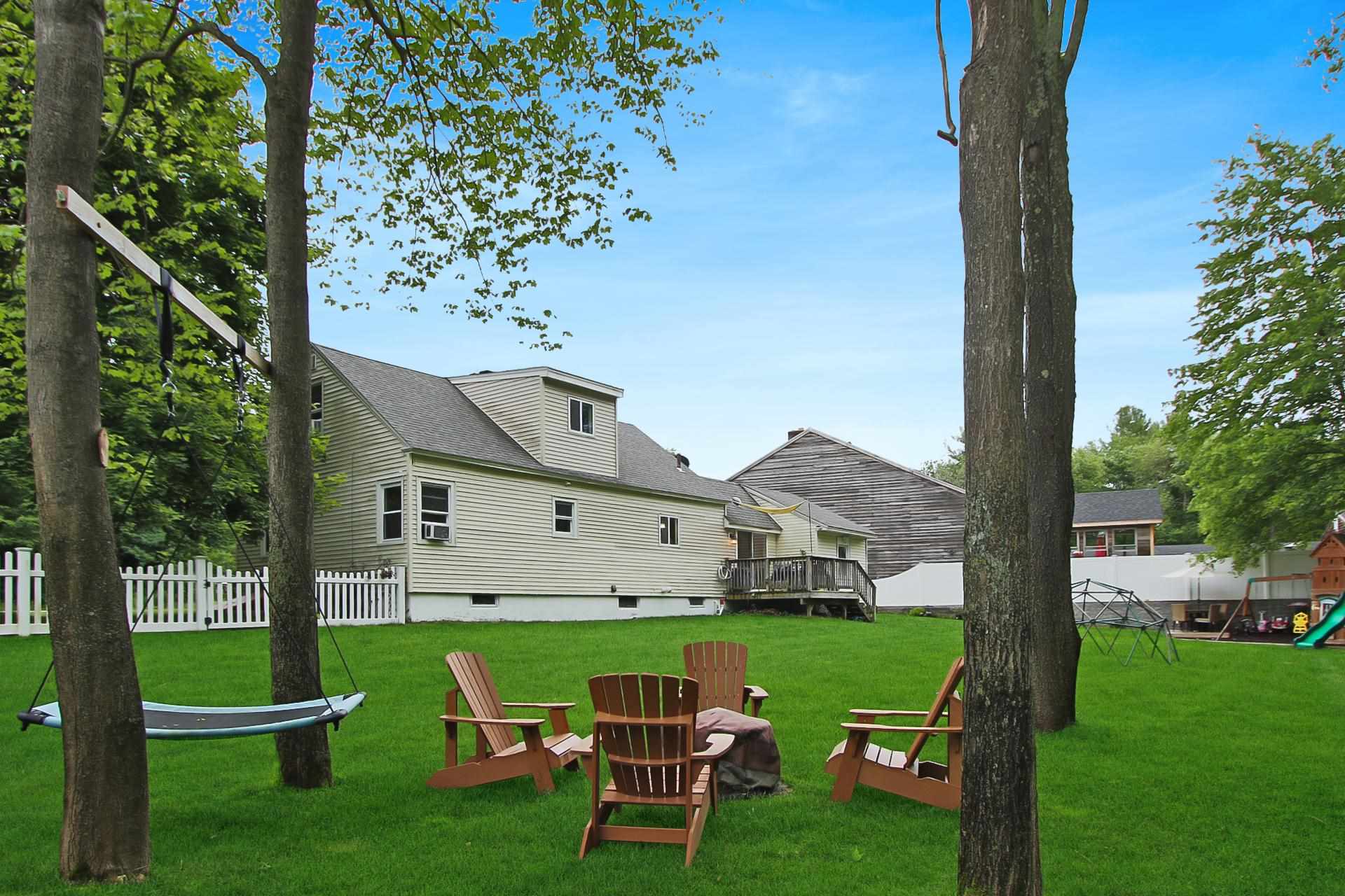 379 Main Dunstable Road Nashua, NH 03062 - Photo 1 of 36